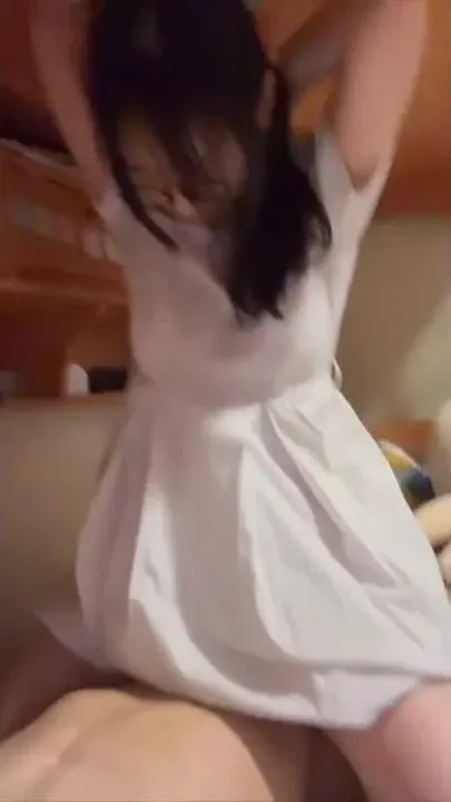 Gạ địt được em sinh viên mới lớn sướng vl ra